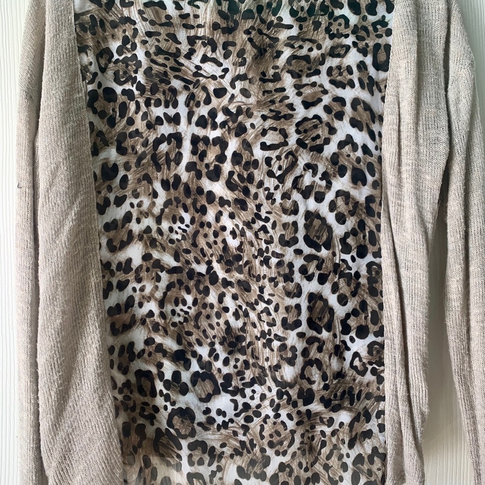 Leopard Top - Picture 2 of 3